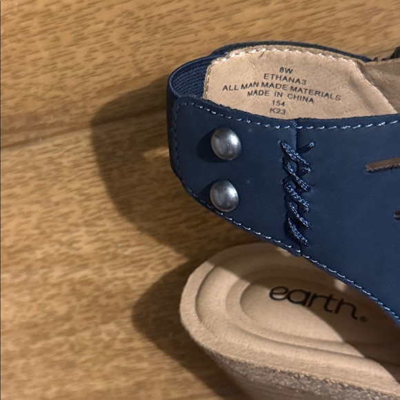 Size 8W Brand New! Hana Round Toe Laser Cut Dress • Black Wedges - Picture 7 of 13